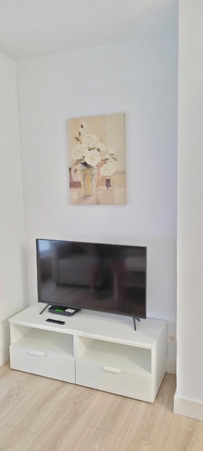 Cozy White In Apartment